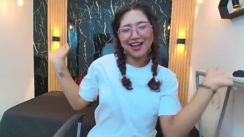 Snapshot of samantha_fox8 chatting on May 2026 10:58:01 AM online show from May 2026 10:58:01 AM