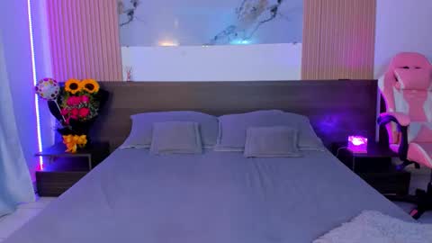 Snapshot of samantha_moons chatting on September 2025 10:01:02 PM samantha_moons online show from September 2025 10:01:02 PM