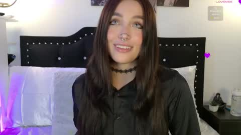 Snapshot of samanthagrant_ chatting on June 2026 08:14:02 PM IGSamanthaGrant 10 online show from June 2026 08:14:02 PM
