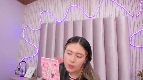 Alejandra  online show from November 2025 11:46:02 AM