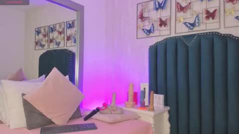 Samara Warren online show from February 2026 11:27:02 AM