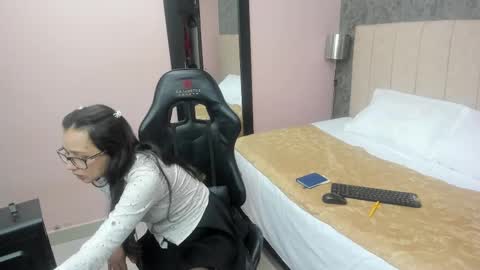 Sara  online show from February 2025 05:53:02 PM