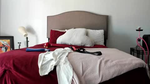 Yaya online show from September 2025 08:52:02 PM