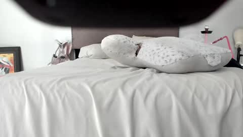 Yaya online show from October 2025 06:50:02 PM