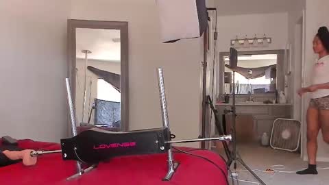 Yaya online show from March 2026 07:09:01 PM