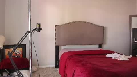 Yaya online show from April 2026 10:10:01 PM