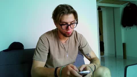 Snapshot of samgorgeous chatting on April 2026 07:00:02 AM Fansly - Top4fans online show from April 2026 07:00:02 AM