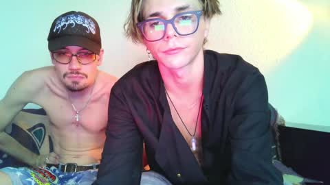 Snapshot of samgorgeous chatting on May 2026 10:13:01 AM Fansly - Top4fans online show from May 2026 10:13:01 AM