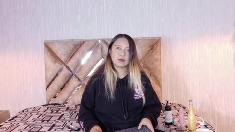 Snapshot of sami_1_8 chatting on May 2026 05:01:02 AM Samy online show from May 2026 05:01:02 AM