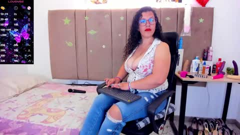Snapshot of sammy_mature_ chatting on December 2024 03:24:01 AM Sammy online show from December 2024 03:24:01 AM