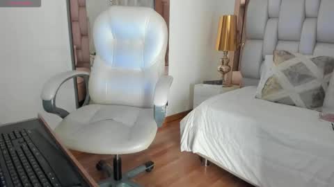 Sammy online show from October 2025 05:37:02 PM