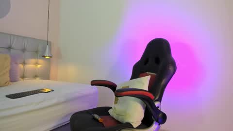 Axel online show from February 2025 09:11:02 PM