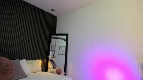 Axel online show from September 2025 08:00:02 PM