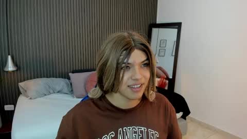 Snapshot of sammybrunette1 chatting on May 2026 03:13:02 AM Axel online show from May 2026 03:13:02 AM