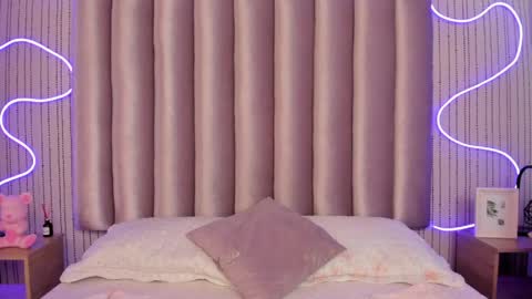 Samantha   online show from April 2026 03:09:02 AM