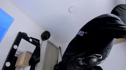   online show from October 2025 04:53:02 AM