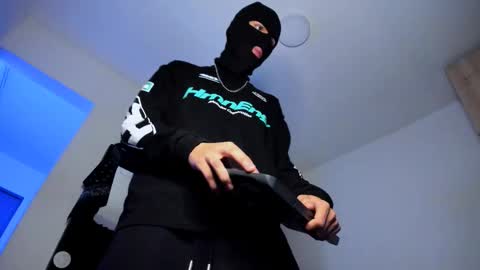   online show from November 2025 02:54:01 AM