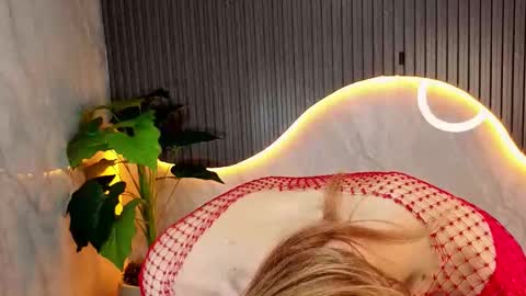 Samy  online show from November 2025 08:22:02 PM