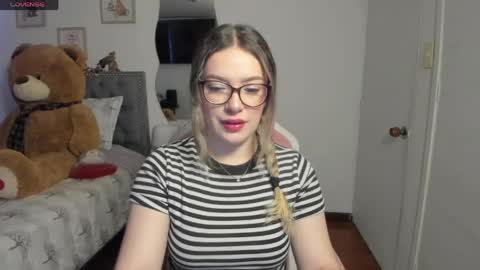 Snapshot of samysweet_8 chatting on April 2026 12:44:02 PM Samanta online show from April 2026 12:44:02 PM