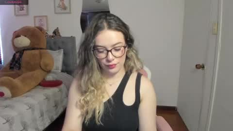 Snapshot of samysweet_8 chatting on May 2026 01:37:02 PM Samanta online show from May 2026 01:37:02 PM
