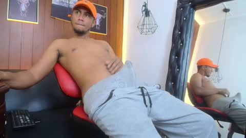 Snapshot of sander_ath chatting on October 2025 04:26:01 PM Sander online show from October 2025 04:26:01 PM