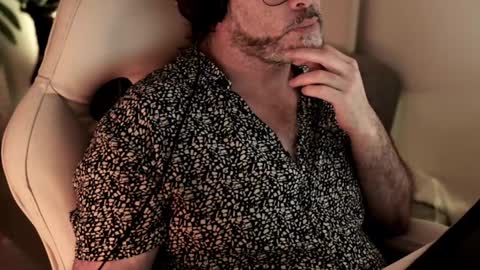 Sanders online show from December 2024 05:27:02 AM