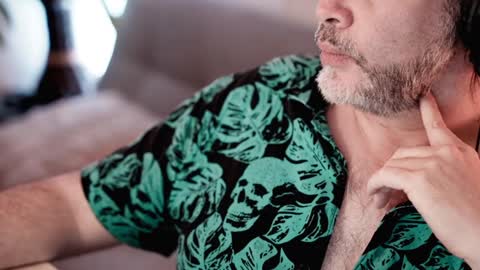 Sanders online show from January 2025 01:52:01 AM