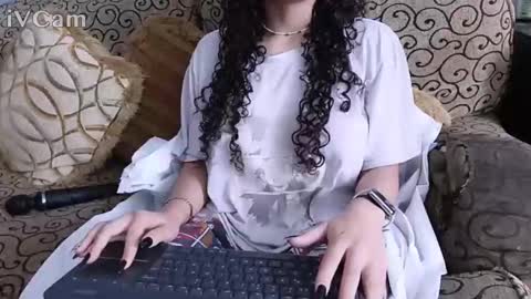 Snapshot of sandi_blue_ chatting on April 2026 02:43:01 PM sandi online show from April 2026 02:43:01 PM