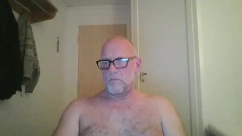 Snapshot of sandnesrune523 chatting on February 2026 06:07:01 AM sandnesrune523 online show from February 2026 06:07:01 AM