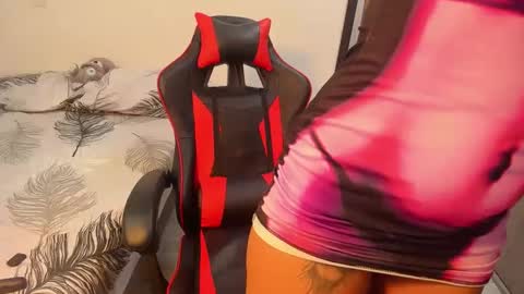 Snapshot of sandra_187 chatting on October 2025 01:47:01 AM Sandra 187 online show from October 2025 01:47:01 AM