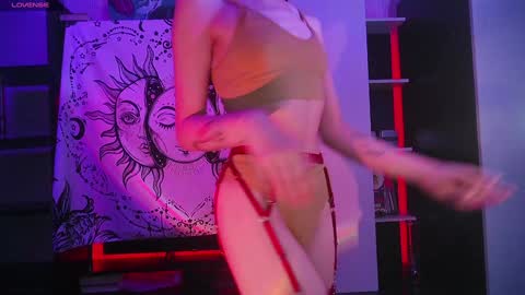 Sandy  online show from December 2024 02:02:02 AM