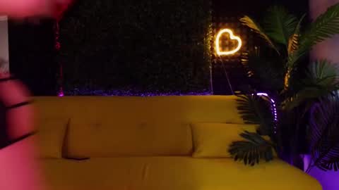 Sandy  online show from March 2025 11:18:01 AM