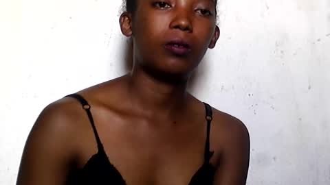 sandrine718 online show from March 2026 07:37:02 AM