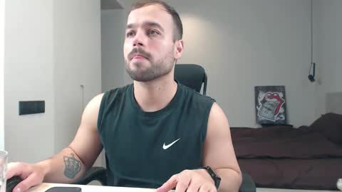Snapshot of sandro_best chatting on April 2026 12:11:02 PM DeAlex online show from April 2026 12:11:02 PM