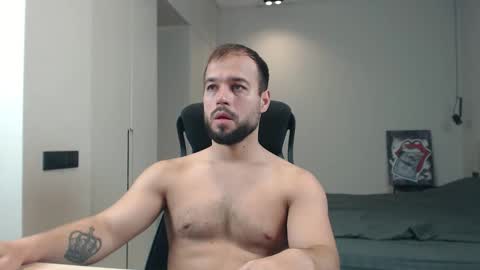 Snapshot of sandro_best chatting on May 2026 08:42:02 AM DeAlex online show from May 2026 08:42:02 AM