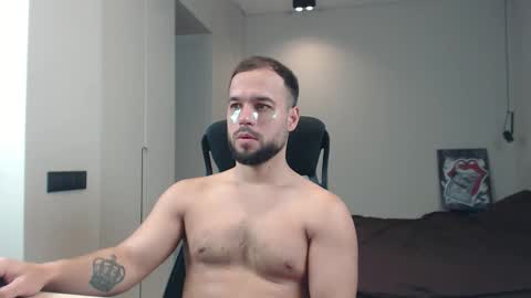 Snapshot of sandro_best chatting on May 2026 08:54:01 AM DeAlex online show from May 2026 08:54:01 AM