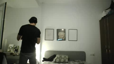 sandro online show from January 2026 10:04:01 PM