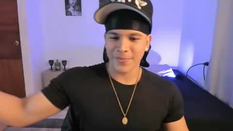 Snapshot of sant_wahlberg chatting on June 2026 11:13:01 PM Sant online show from June 2026 11:13:01 PM