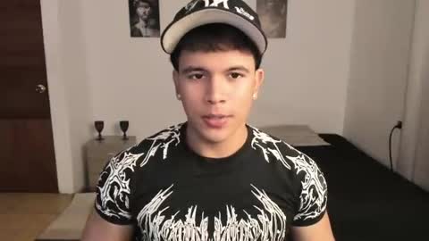 Snapshot of sant_wahlberg chatting on August 2026 10:55:02 PM Sant online show from August 2026 10:55:02 PM