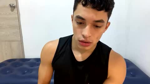 Snapshot of santi36rt chatting on May 2026 12:40:01 AM santi36rt online show from May 2026 12:40:01 AM