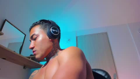 Snapshot of santi__ferrer chatting on March 2026 01:44:02 AM Santi Ferrer online show from March 2026 01:44:02 AM