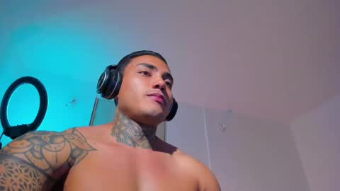 Snapshot of santi__ferrer chatting on March 2026 03:20:01 AM Santi Ferrer online show from March 2026 03:20:01 AM