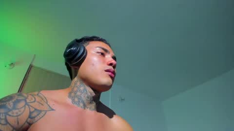 Snapshot of santi__ferrer chatting on March 2026 12:25:02 AM Santi Ferrer online show from March 2026 12:25:02 AM