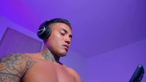 Snapshot of santi__ferrer chatting on May 2026 02:31:01 AM Santi Ferrer online show from May 2026 02:31:01 AM