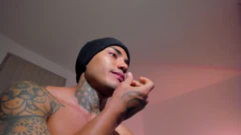 Snapshot of santi__ferrer chatting on May 2026 03:23:02 AM Santi Ferrer online show from May 2026 03:23:02 AM