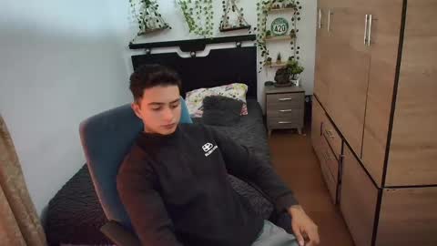 santi_ss online show from June 2026 02:50:01 PM