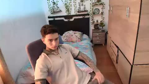Snapshot of santi_ss chatting on June 2026 01:17:02 PM santi_ss online show from June 2026 01:17:02 PM