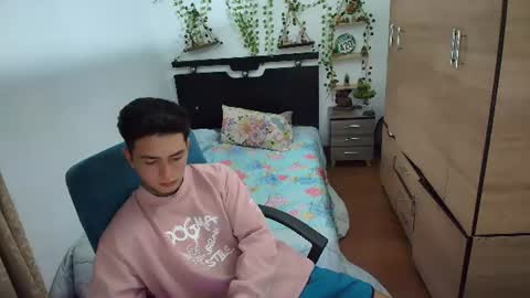 Snapshot of santi_ss chatting on June 2026 01:28:01 AM santi_ss online show from June 2026 01:28:01 AM