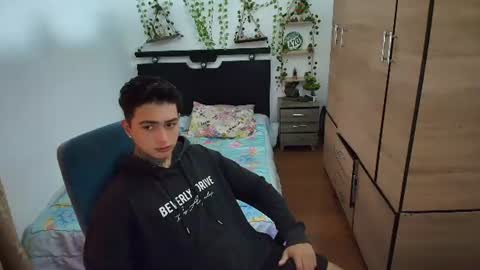 Snapshot of santi_ss chatting on July 2026 11:39:02 AM santi_ss online show from July 2026 11:39:02 AM