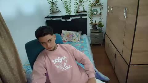 Snapshot of santi_ss chatting on July 2026 12:59:02 AM santi_ss online show from July 2026 12:59:02 AM